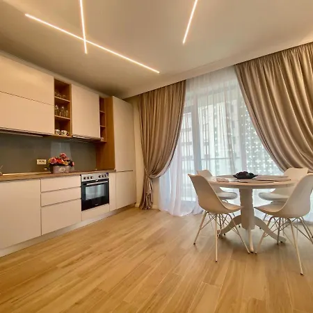 Valy Summerland Apartament Mamaja